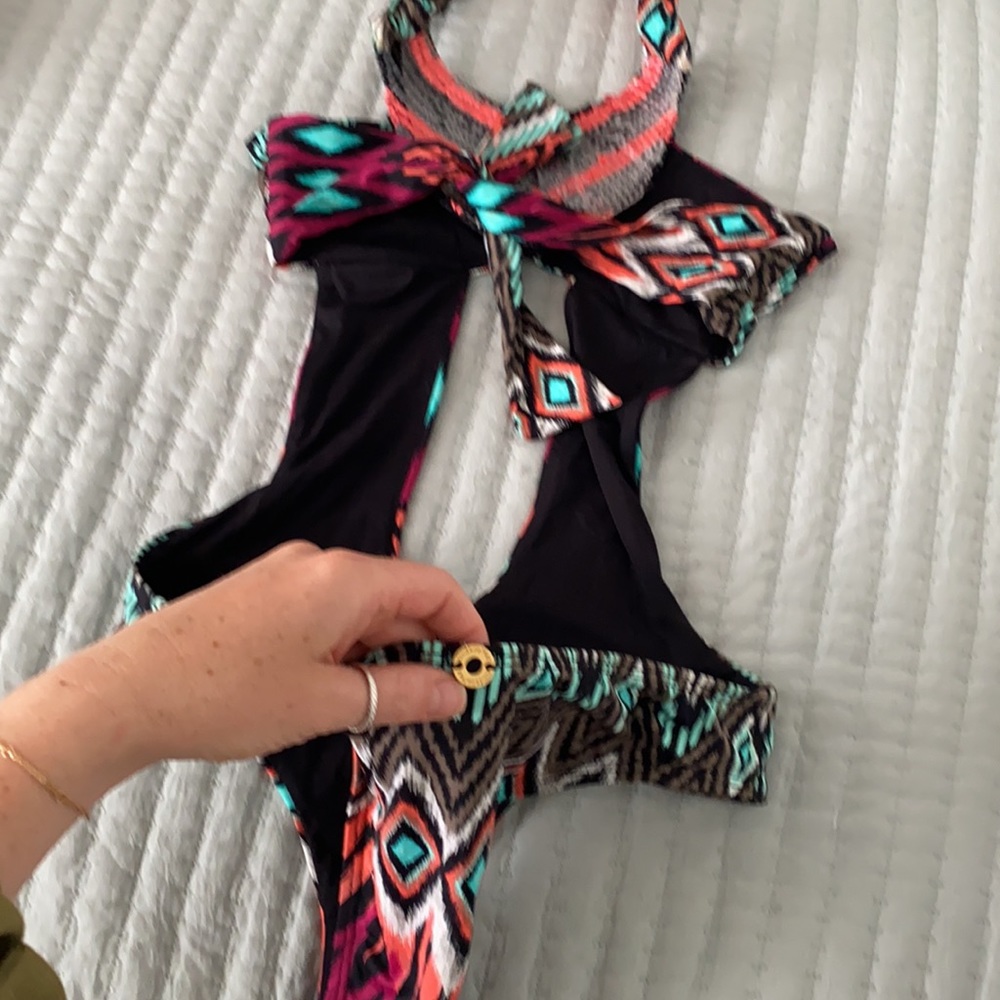OndadeMar multicolor cut out one piece Brazilian bikini - Picture 5 of 8